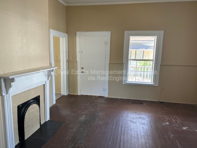 Building Photo - 503 Hallyburton St