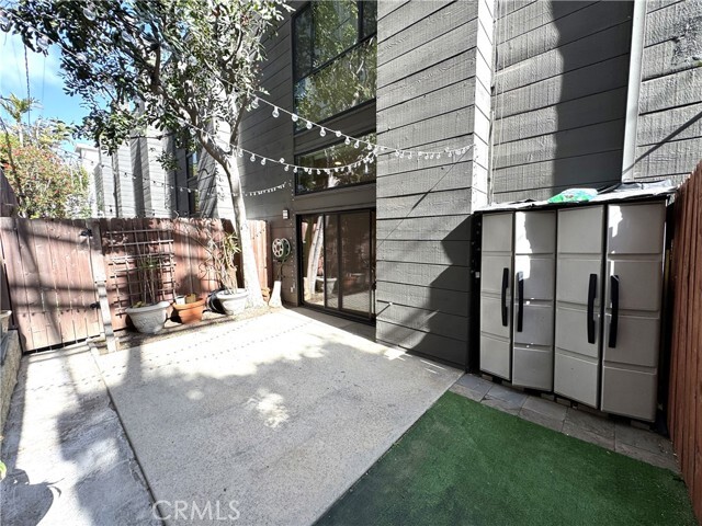 Building Photo - 10793 Ashton Ave