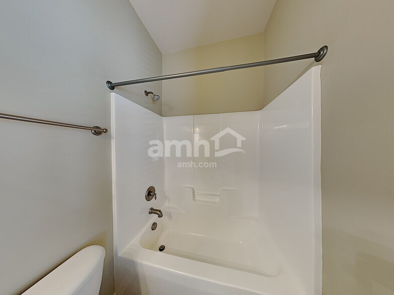 Building Photo - 13527 Provincial Ct