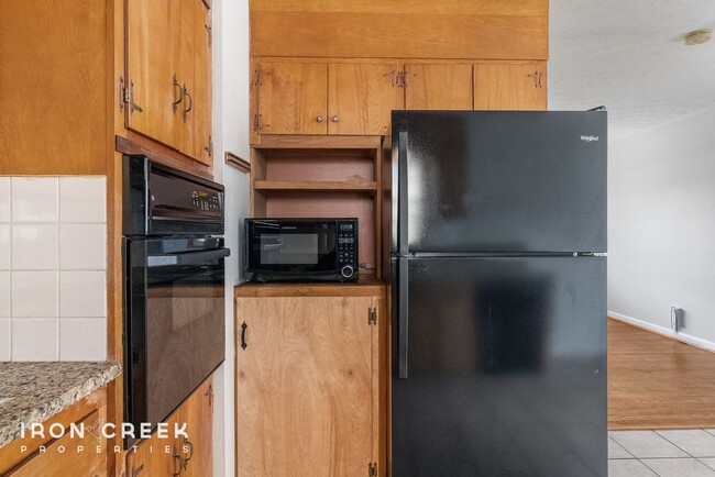 Building Photo - Adorable 3-Bedroom House in West Asheville