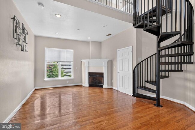 Building Photo - 501 Hungerford Dr