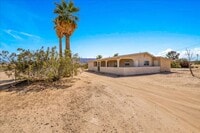 Building Photo - 2 Bedroom Home on 1.8 Acre Lot