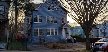 Building Photo - 312 Huntington St