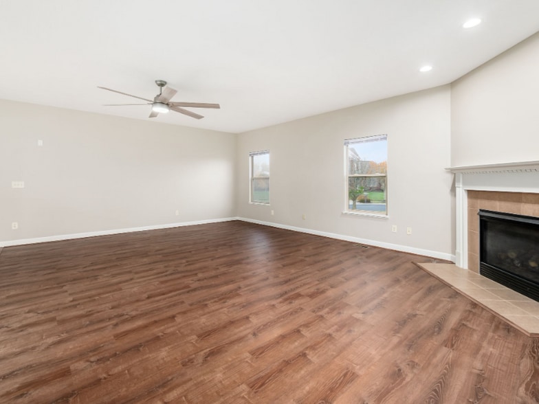 Building Photo - 2478 Silver Hill St