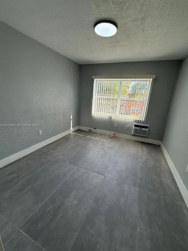 Building Photo - 3450 SW 9th St