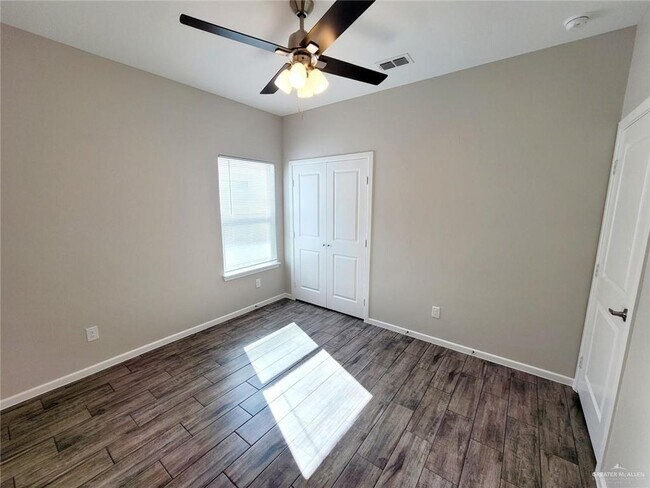 Building Photo - 1304 Vani Dr