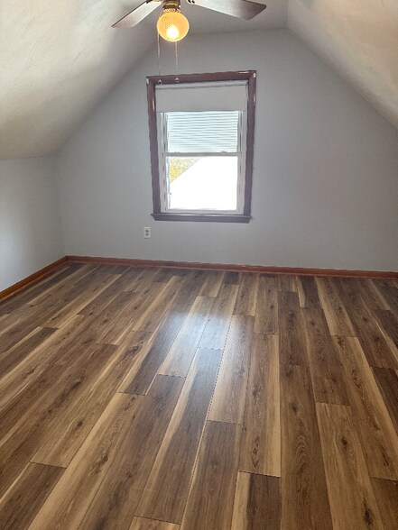 Building Photo - 154 Country Club Rd