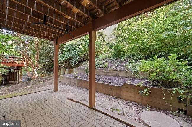 Building Photo - 6030 Kelsey Ct