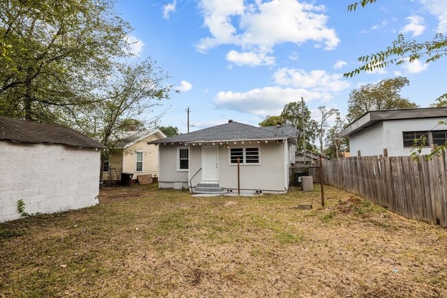 Building Photo - 1609 Jefferson Ave SW