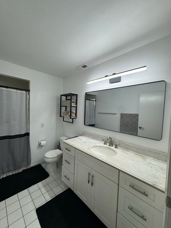 Building Photo - 2804 Sandlewood Dr