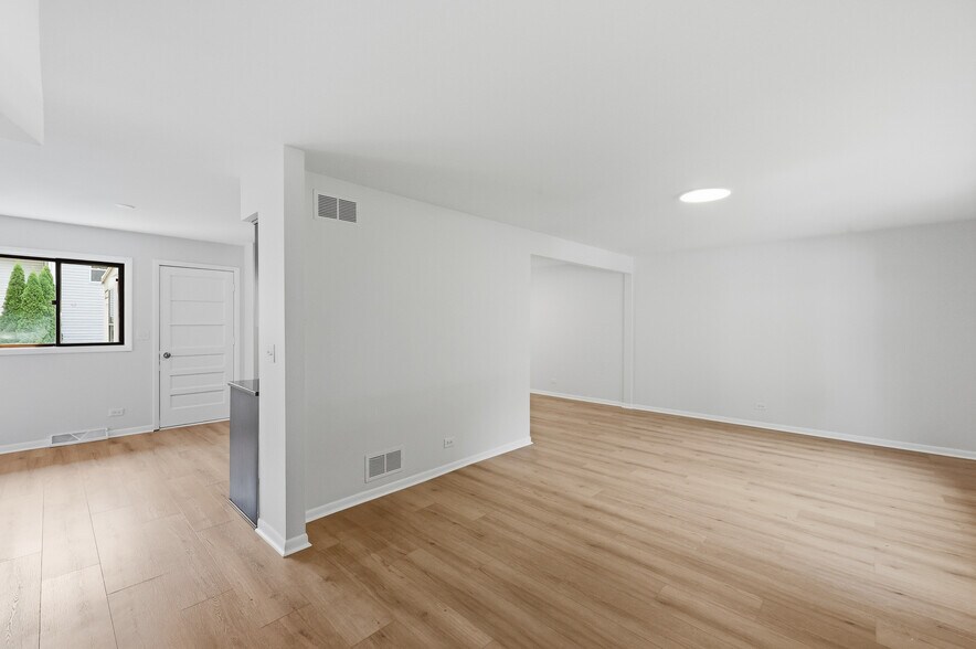 Building Photo - 849 Pear Tree Ln