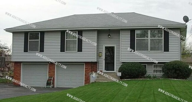 Primary Photo - Spacious Olathe Home-Available in MARCH!!