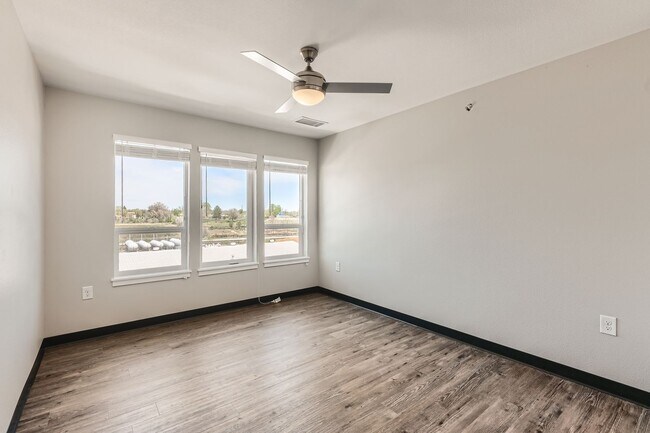 Building Photo - 2-bedroom / 2-bath modern living apartment near Sloan's Lake