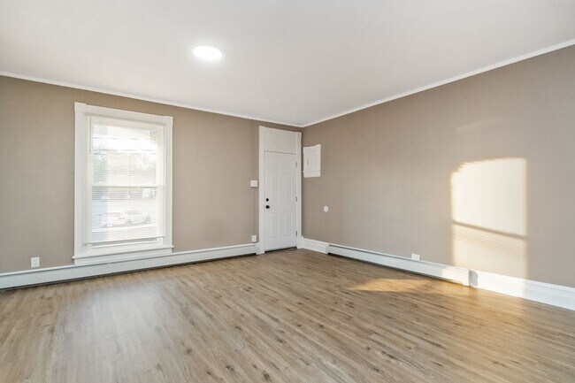 Building Photo - Spacious 3-Bed + Office Home in Slatington — Fresh Floors & Flexible Layout