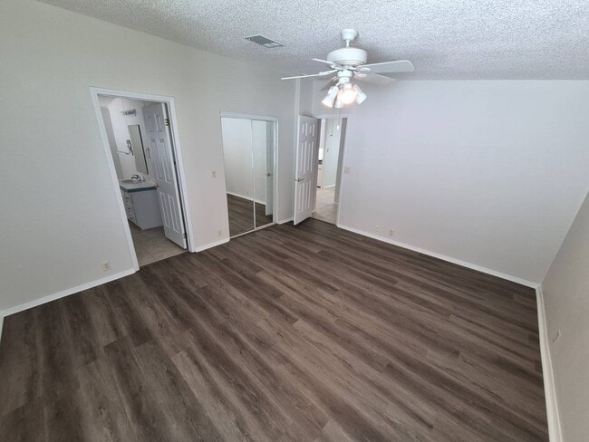 Building Photo - 2113 Sawgrass Ln