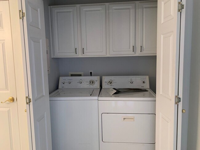Building Photo - 190 Willow Oak Dr NW