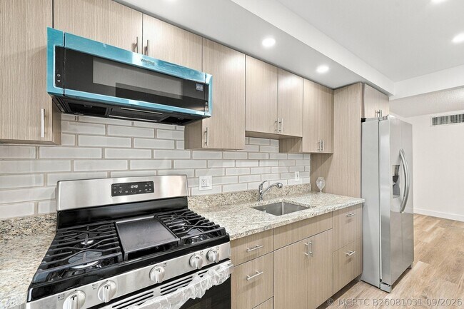 Building Photo - 175 NE 203rd Terrace