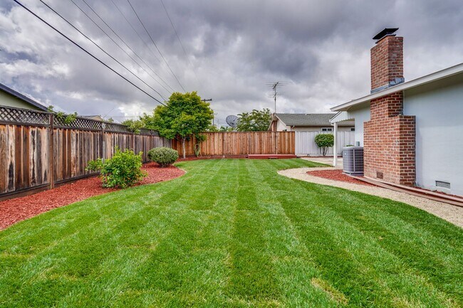 Building Photo - Fully Remodeled Single-Family Home Near Ap...