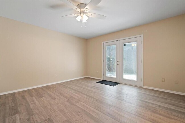Building Photo - 2331 Carleen Rd