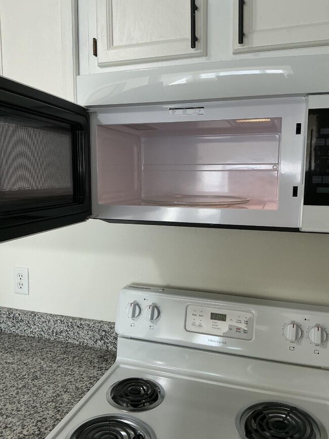 Building Photo - 2447 County B Rd W