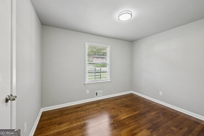 Building Photo - 3036 Will Rogers Pl SE