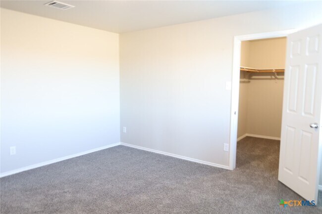 Building Photo - 9904 Maplewood Ct