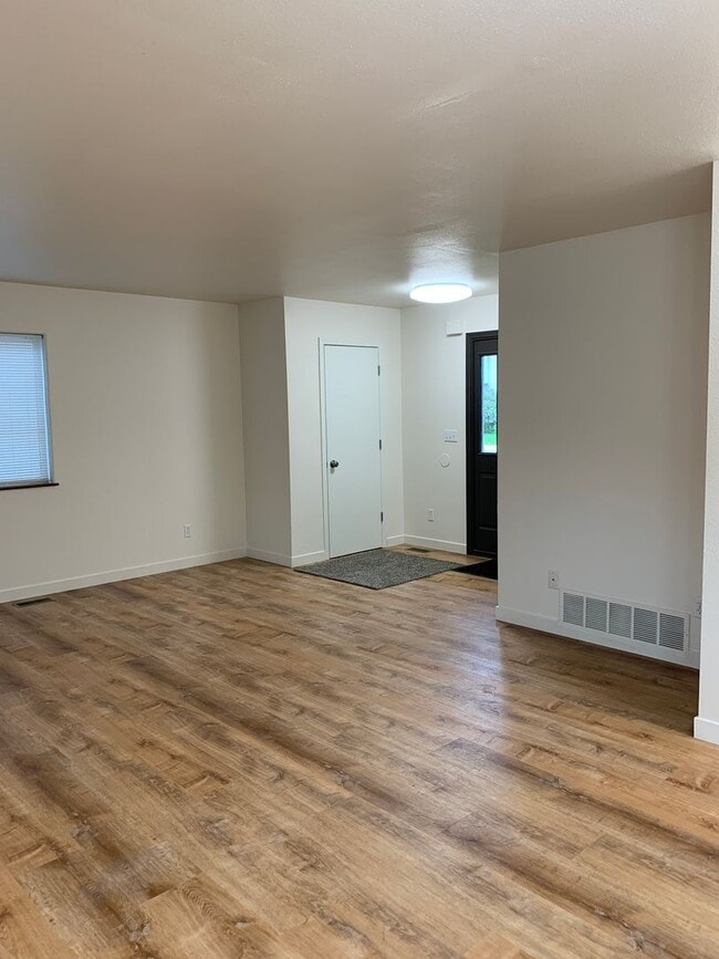Building Photo - 8160 Williwa Ave
