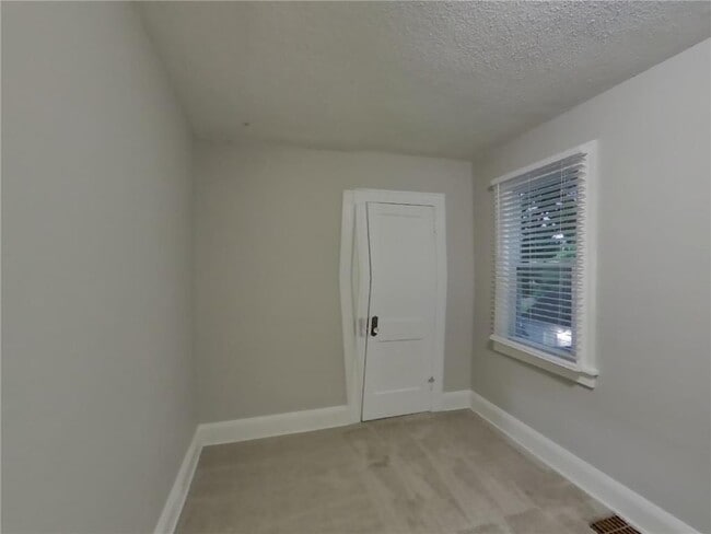 Building Photo - 2322 NE Stinson Pkwy