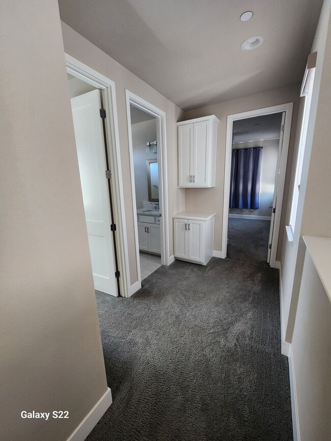 Building Photo - Beautiful two story home in the great neig...