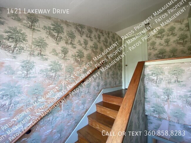 Building Photo - 1421 Lakeway Dr