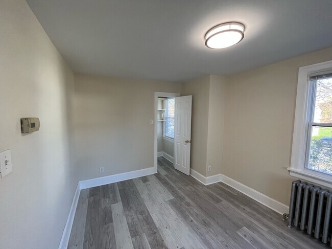 Building Photo - 216 Highland Ave