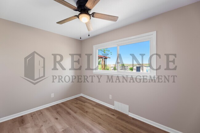 Building Photo - 416 Alexander Dr