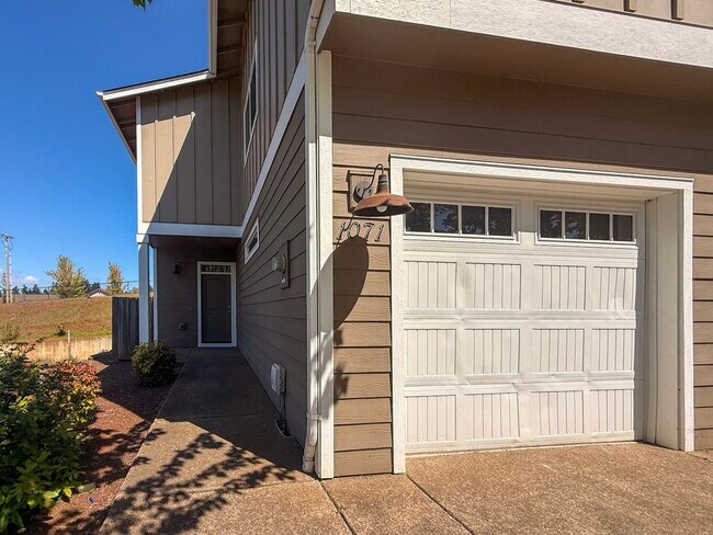 Building Photo - BIGFIR1069-1071