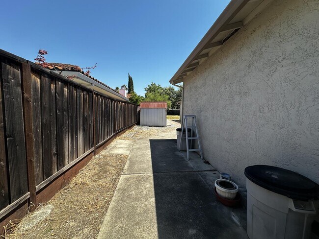 Building Photo - 2035 Dorsch Rd