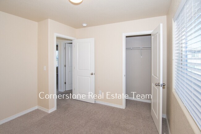Building Photo - 855 Endeavor Wy