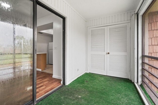 Building Photo - 4151 Oak Terrace Dr