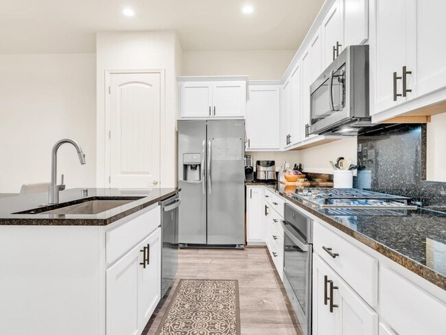 Building Photo - Beautiful 2019 Built 3 bedrooms 2.5 bath!