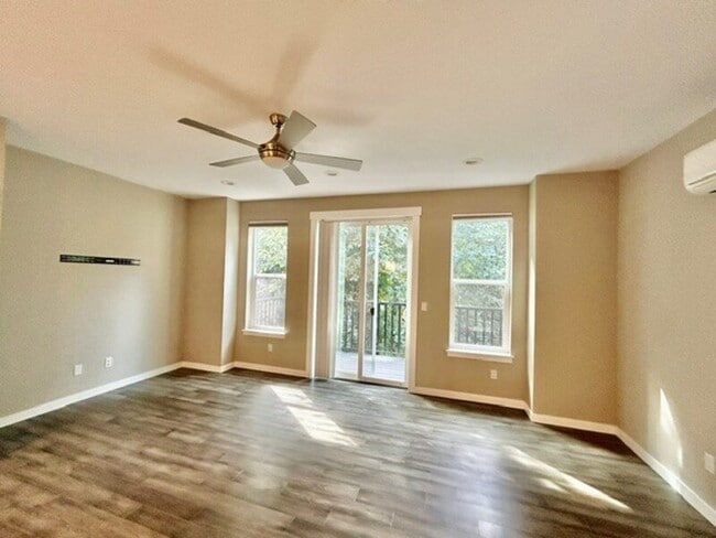Building Photo - 5683 Sunstone Pl