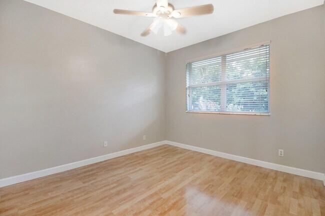 Building Photo - 137 Barefoot Cove