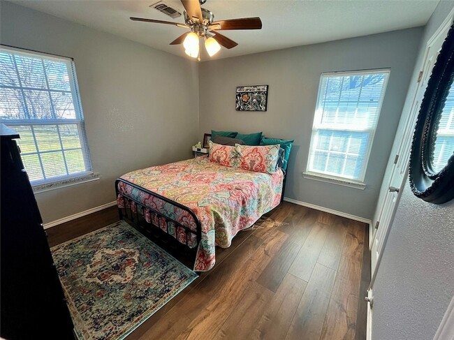 Building Photo - 715 North Ave