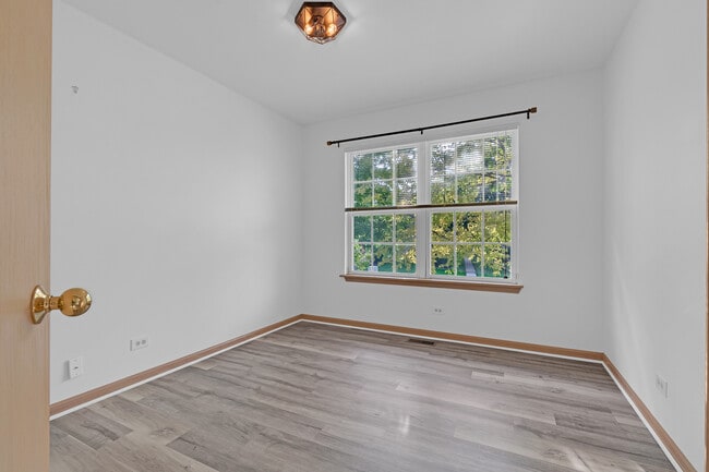Building Photo - 1651 Apple Tree Ln