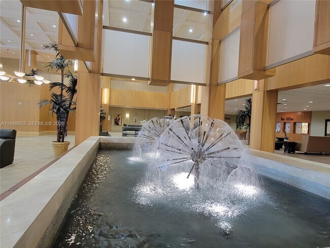 Building Photo - 196 Mansfield F