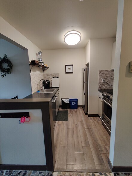 Kitchen - 18575 SW Century Dr
