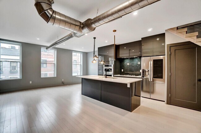 Building Photo - 1534 Republic St