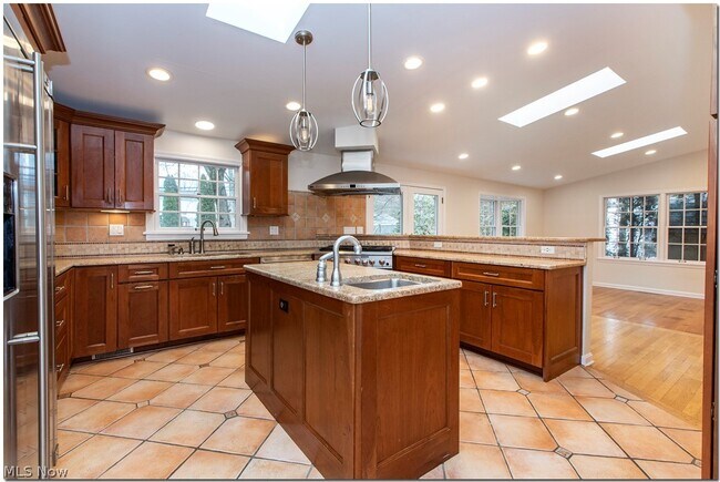 Building Photo - 2685 Rocklyn Rd