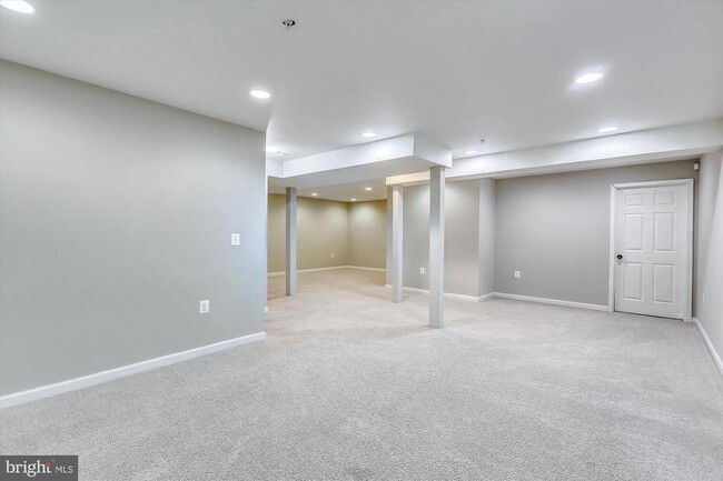 Building Photo - 1004 Gaither Rd