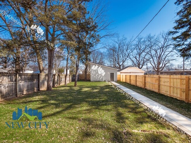 Building Photo - Recently Built Single Family Home! 2 Bedroom, 1.5 Bathrooms!