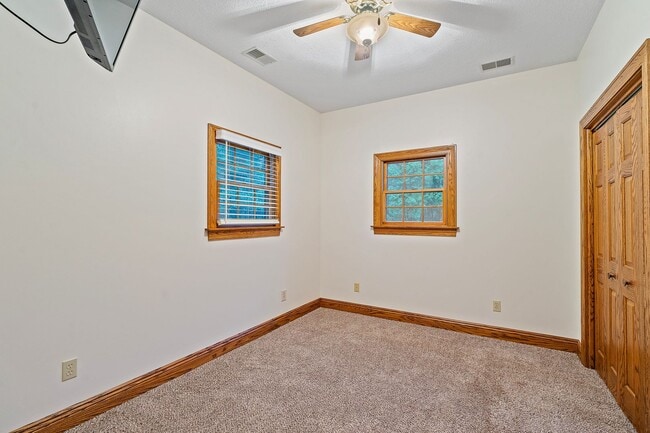 Building Photo - 652 Saddlebrook Dr