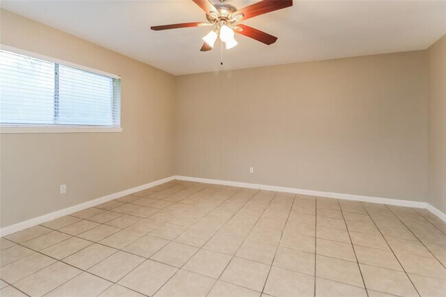Building Photo - 3211 Gary Ln