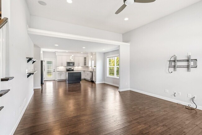 Building Photo - 2414 Nottoway Dr